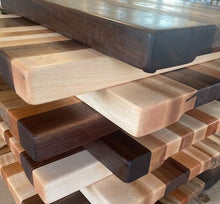 Load image into Gallery viewer, Hardwood Cutting Board 13"x19"